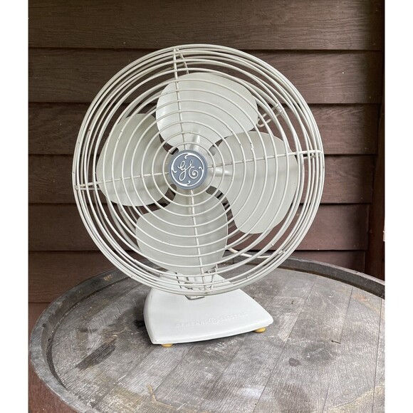 Vintage 15” GE General Electric Oscillating Desk Fan, Wall Fan -Works - Picture 1 of 3